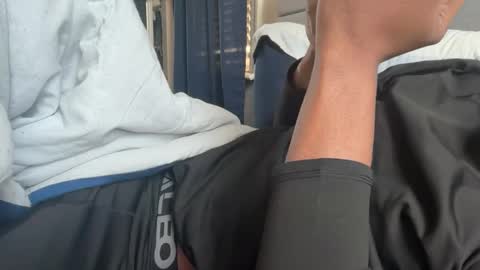 Snapshot of theeshooterr chatting on 01.17.25 theeshooterr online show from 01.17.25