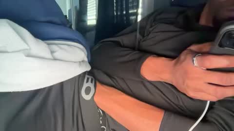 Snapshot of theeshooterr chatting on 01.19.25 theeshooterr online show from 01.19.25