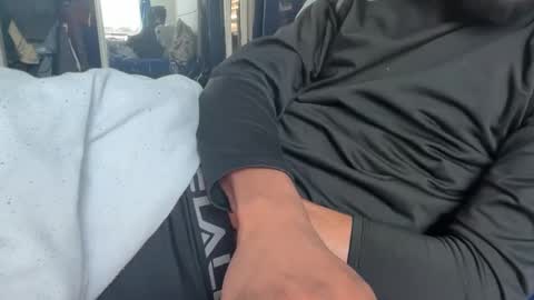 Snapshot of theeshooterr chatting on 01.22.25 theeshooterr online show from 01.22.25