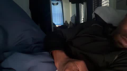 Snapshot of theeshooterr chatting on 01.23.25 theeshooterr online show from 01.23.25