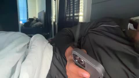 Snapshot of theeshooterr chatting on 01.26.25 theeshooterr online show from 01.26.25