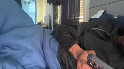 Snapshot of theeshooterr chatting on 01.28.25 theeshooterr online show from 01.28.25