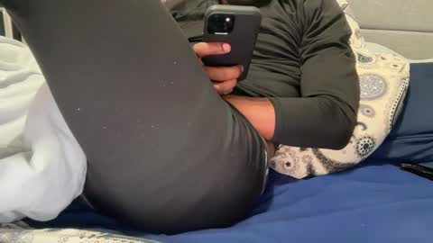 Snapshot of theeshooterr chatting on 02.04.25 theeshooterr online show from 02.04.25