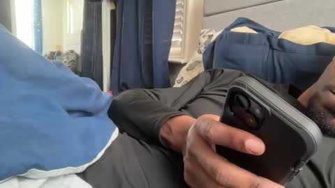 Snapshot of theeshooterr chatting on 02.08.25 theeshooterr online show from 02.08.25