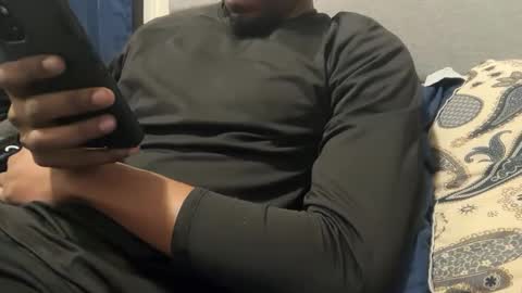 Snapshot of theeshooterr chatting on 02.12.25 theeshooterr online show from 02.12.25