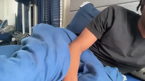 Snapshot of theeshooterr chatting on 02.13.25 theeshooterr online show from 02.13.25