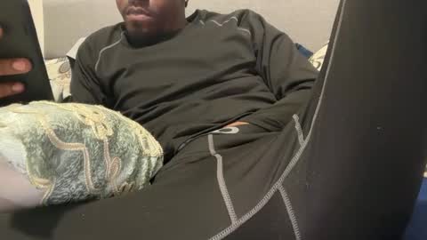 Snapshot of theeshooterr chatting on 02.14.25 theeshooterr online show from 02.14.25