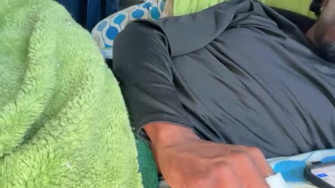 Snapshot of theeshooterr chatting on 02.19.25 theeshooterr online show from 02.19.25