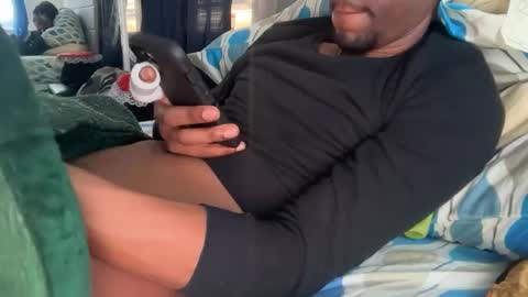 Snapshot of theeshooterr chatting on 02.28.25 theeshooterr online show from 02.28.25