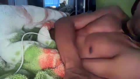 Snapshot of theeshooterr chatting on 03.04.25 theeshooterr online show from 03.04.25