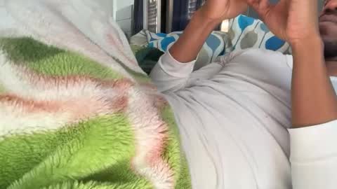 Snapshot of theeshooterr chatting on 03.10.25 theeshooterr online show from 03.10.25