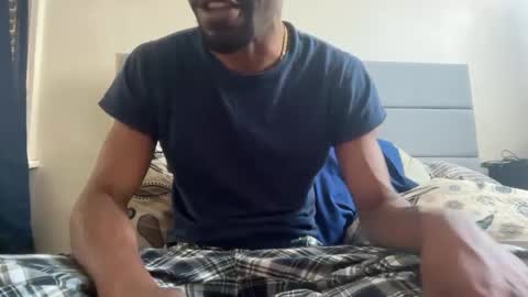 Snapshot of theeshooterr chatting on 09.19.25 theeshooterr online show from 09.19.25