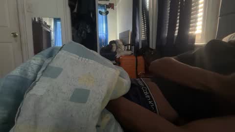 Snapshot of theeshooterr chatting on 09.20.25 theeshooterr online show from 09.20.25