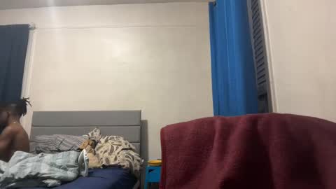 Snapshot of theeshooterr chatting on 09.21.25 theeshooterr online show from 09.21.25