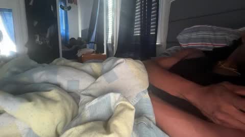 Snapshot of theeshooterr chatting on 09.22.25 theeshooterr online show from 09.22.25