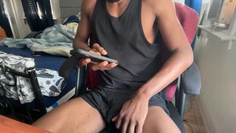 Snapshot of theeshooterr chatting on 09.26.25 theeshooterr online show from 09.26.25