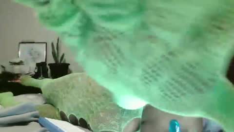 Snapshot of theetashelly chatting on 10.21.25 TheeTashelly online show from 10.21.25