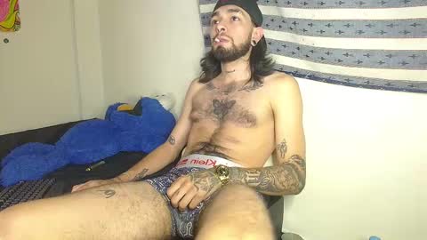 independent Model online show from 02.04.25