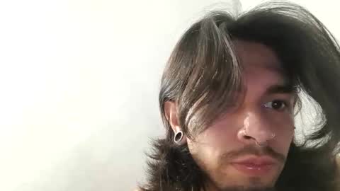 independent Model online show from 03.06.25