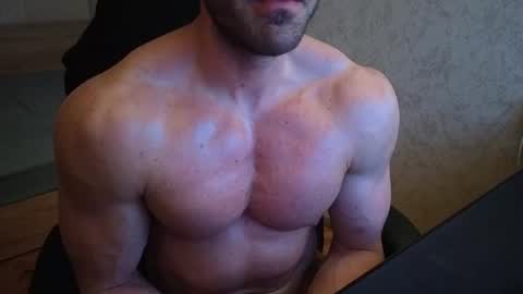 Snapshot of thefitgiant chatting on 03.03.25 Vince online show from 03.03.25