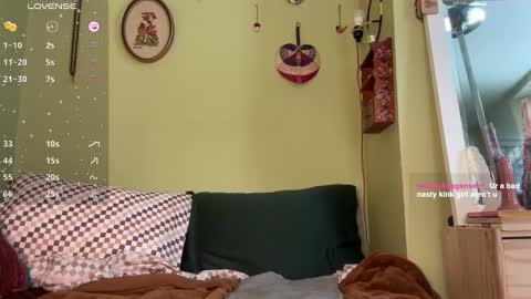 Snapshot of thefoxglovefairy chatting on 01.11.25 Fae online show from 01.11.25