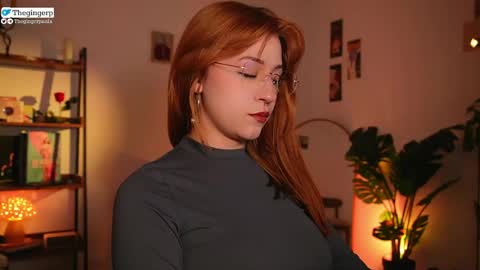 Snapshot of thegingerp chatting on 05.12.26 Streaming mostly at online show from 05.12.26