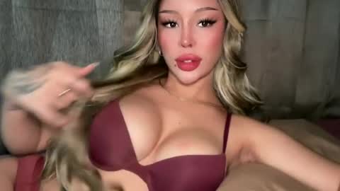 Elle  dont forget to folloW me and thumbs up online show from 07.14.26