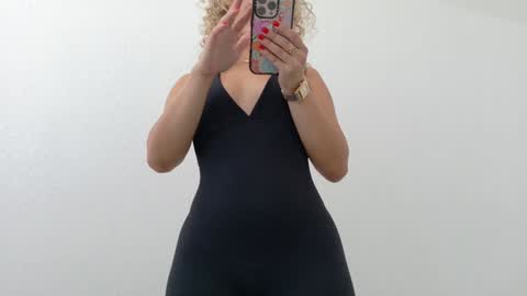 Lily Marie online show from 12.05.25