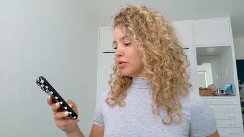 Snapshot of theislandgirl chatting on 06.09.26 Lily Marie online show from 06.09.26