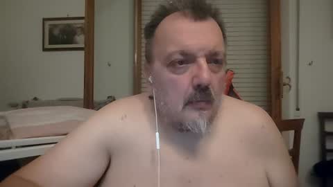 Snapshot of theitalianpapi chatting on 07.21.26 Pippo71 online show from 07.21.26