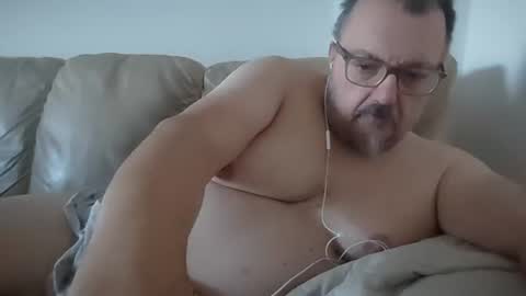 Snapshot of theitalianpapi chatting on 07.25.26 Pippo71 online show from 07.25.26