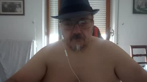 Snapshot of theitalianpapi chatting on 07.27.26 Pippo71 online show from 07.27.26
