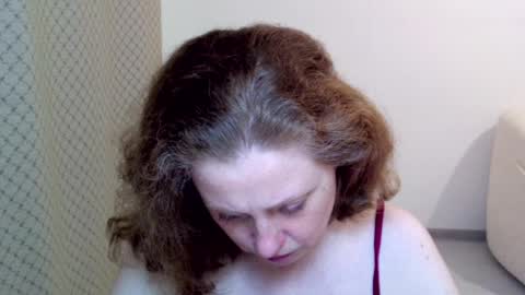 Ella online show from 04.05.26