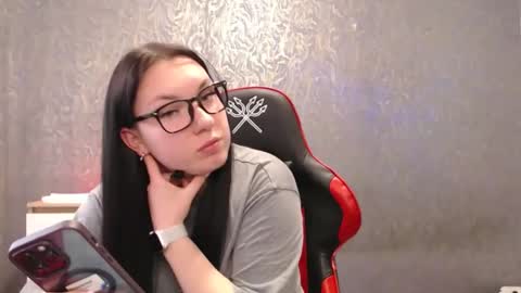 Lisa online show from 04.19.26