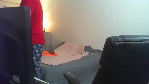 Snapshot of theman18951pa chatting on 12.25.24 theman18951pa online show from 12.25.24