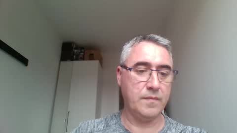 Snapshot of themohican chatting on 04.11.26 Themohican online show from 04.11.26