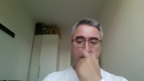 Snapshot of themohican chatting on 05.11.26 Themohican online show from 05.11.26