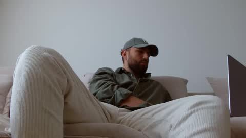 TheMonarchGoat online show from 04.10.26