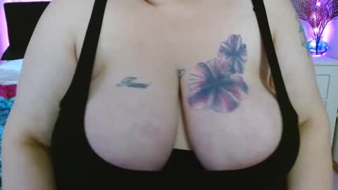 im on randomly so follow to know when im online online show from 01.16.25