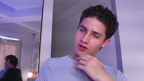 Snapshot of theohawke_ chatting on 01.22.25 THEO- MATEO online show from 01.22.25