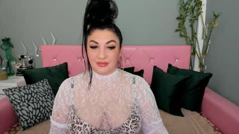 Snapshot of theonerosegoddes chatting on 10.18.25 theonerosegoddes online show from 10.18.25