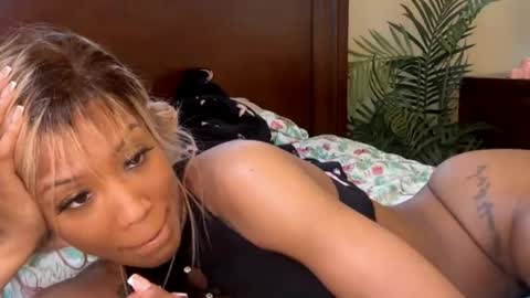 Snapshot of theonlylacey_ chatting on 03.12.26 theonlylacey_ online show from 03.12.26