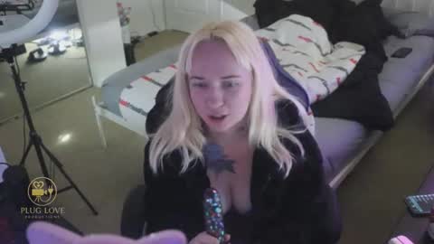 The Plug Love  Friends online show from 11.24.25