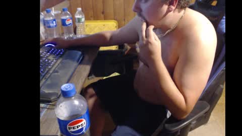 Snapshot of therealbigcheese0695 chatting on 09.29.25 therealbigcheese0695 online show from 09.29.25