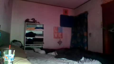 Snapshot of therealprimitive chatting on 09.22.25 therealprimitive online show from 09.22.25