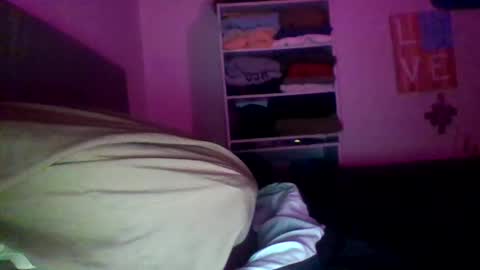 Snapshot of therealprimitive chatting on 09.29.25 therealprimitive online show from 09.29.25