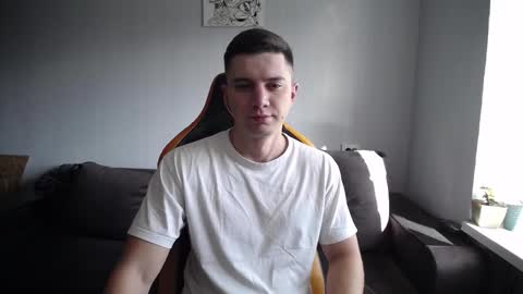 Snapshot of theroadtomars chatting on 10.26.25 Nick online show from 10.26.25