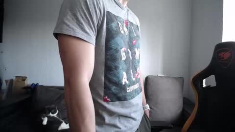 Snapshot of theroadtomars chatting on 11.21.25 Nick online show from 11.21.25