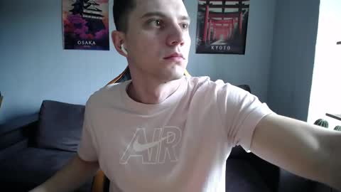 Snapshot of theroadtomars chatting on 04.17.26 Nick online show from 04.17.26