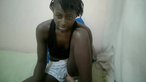 Snapshot of therry_heart chatting on 09.11.25 hearty online show from 09.11.25
